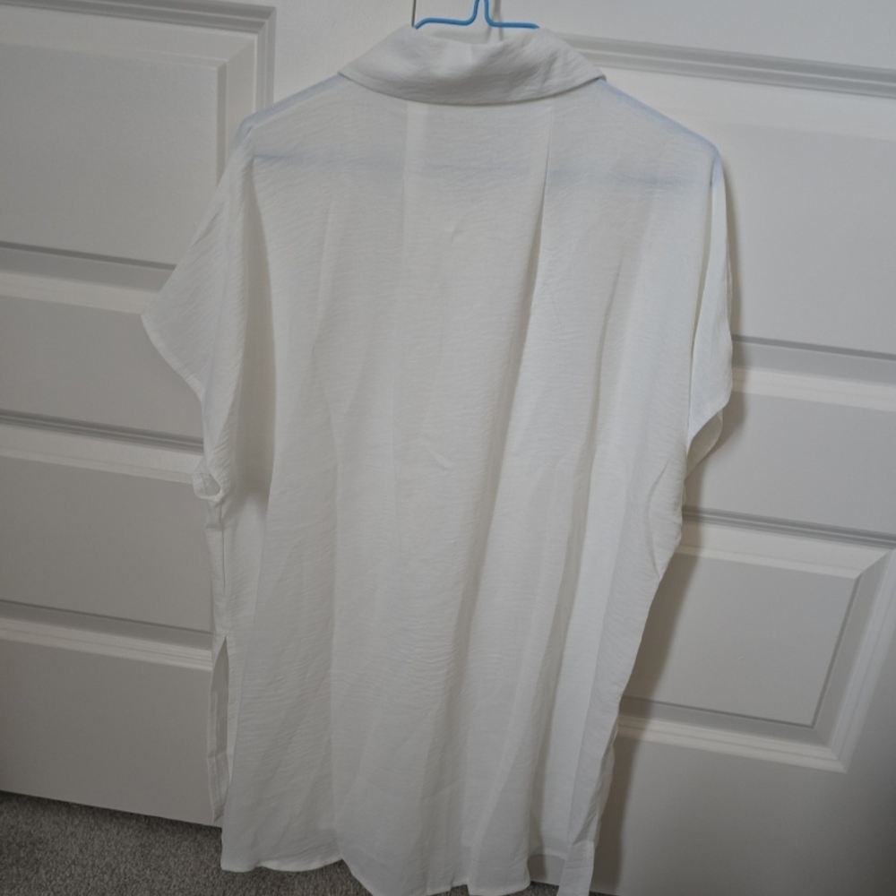 Medium White Short-Sleeve Top Wmns - Picture 4 of 4